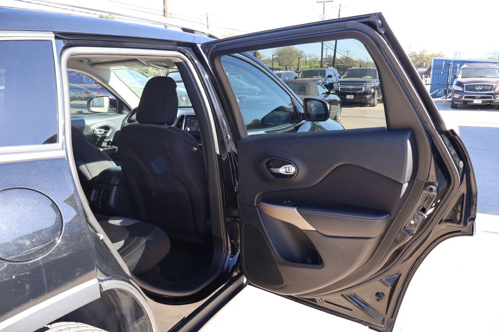 Used Car 2018 Jeep Cherokee  Latitude For Sale Under $10,000 In San Antonio, Texas