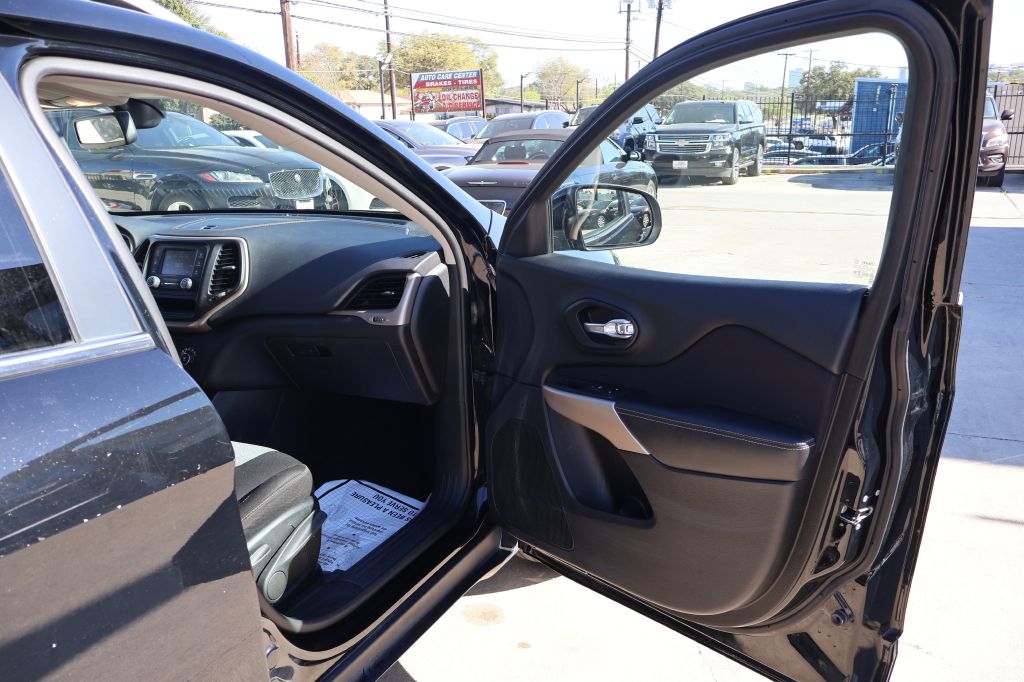 Used Car 2018 Jeep Cherokee  Latitude For Sale Under $10,000 In San Antonio, Texas