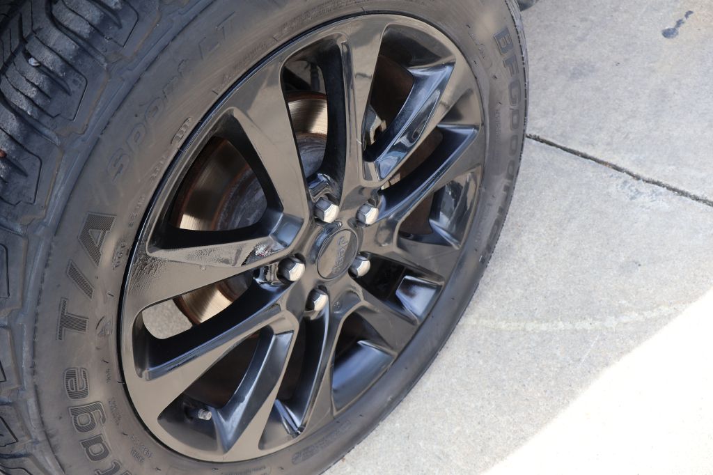 Used Car 2020 Jeep Grand Cherokee  Laredo For Sale Under $15,000 In San Antonio, Texas