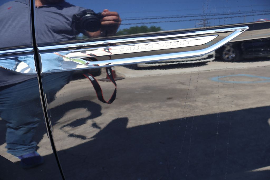 Used Car 2020 Volkswagen Atlas Cross Spo  Sel R-line For Sale Under $20,000 In San Antonio, Texas