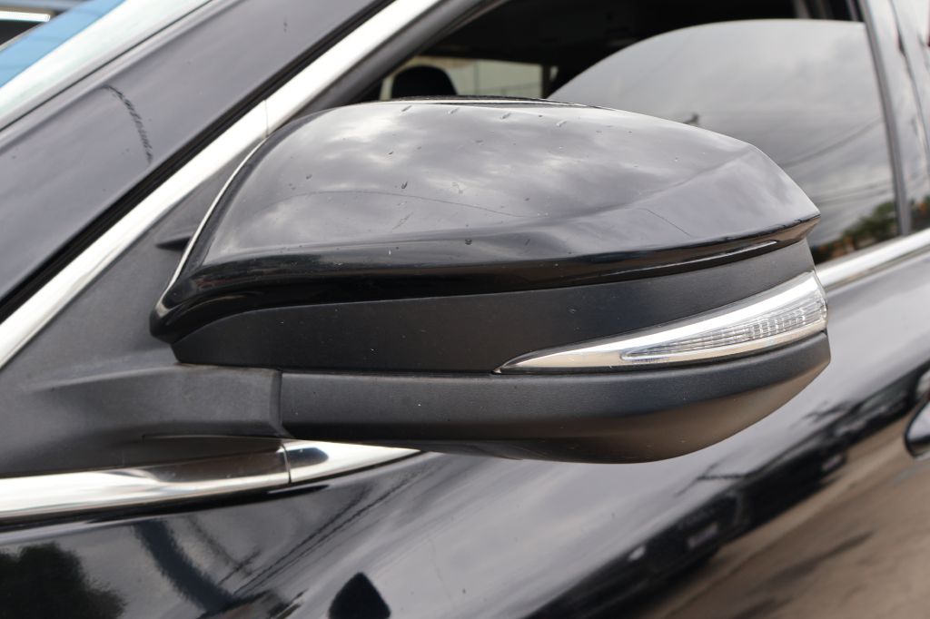 Used Car 2016 Toyota Highlander  Limited Platinum For Sale Under $20,000 In San Antonio, Texas