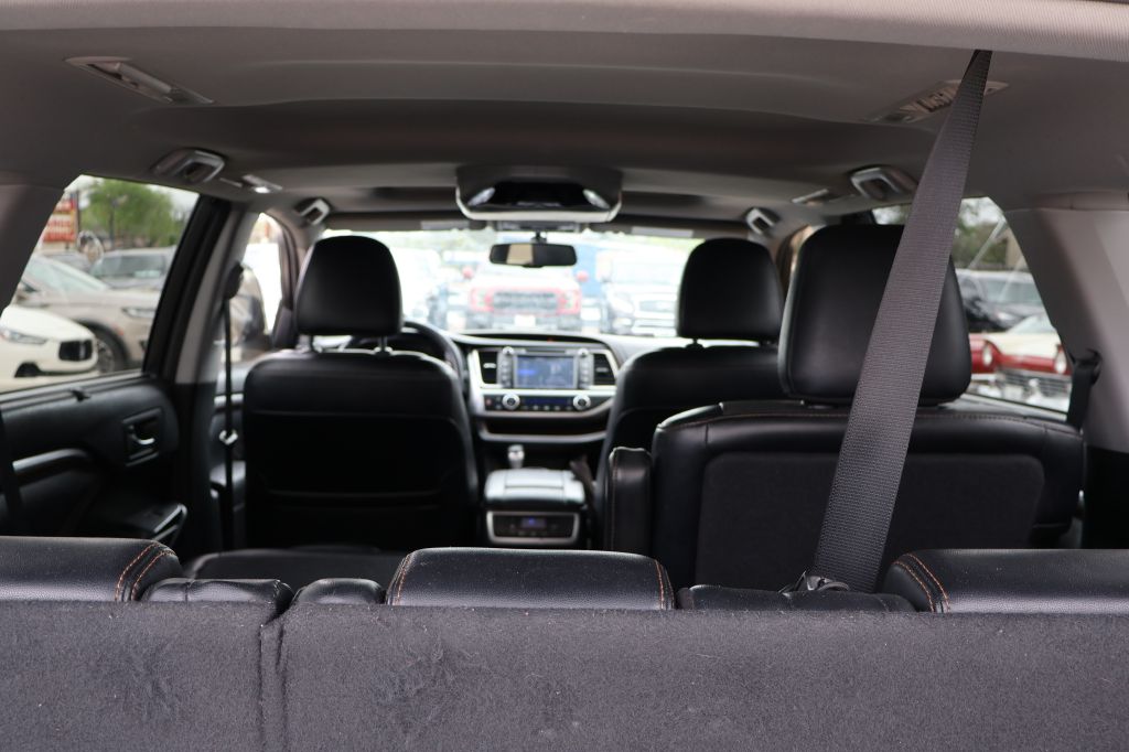 Used Car 2016 Toyota Highlander  Limited Platinum For Sale Under $20,000 In San Antonio, Texas