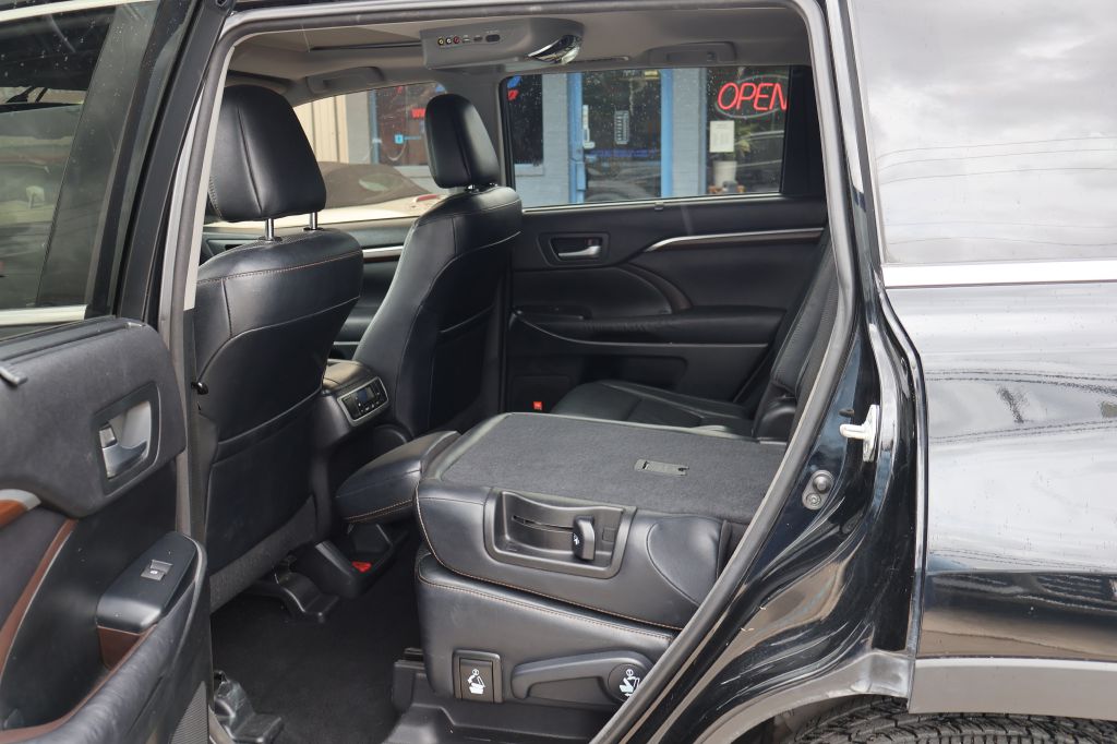 Used Car 2016 Toyota Highlander  Limited Platinum For Sale Under $20,000 In San Antonio, Texas