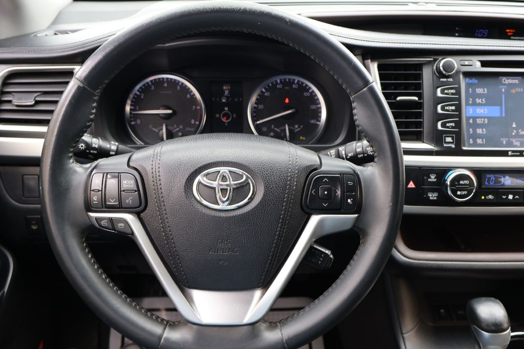 Used Car 2016 Toyota Highlander  Limited Platinum For Sale Under $20,000 In San Antonio, Texas