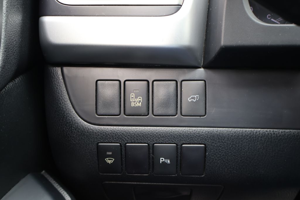 Used Car 2016 Toyota Highlander  Limited Platinum For Sale Under $20,000 In San Antonio, Texas