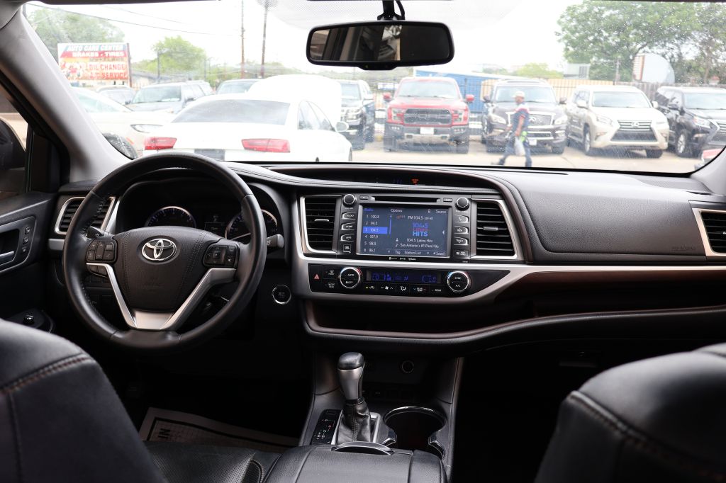 Used Car 2016 Toyota Highlander  Limited Platinum For Sale Under $20,000 In San Antonio, Texas