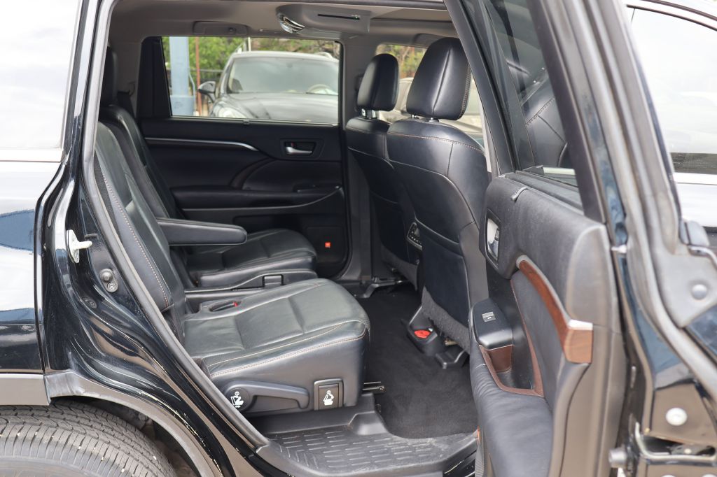 Used Car 2016 Toyota Highlander  Limited Platinum For Sale Under $20,000 In San Antonio, Texas