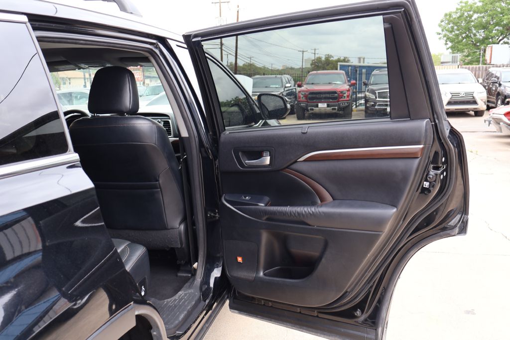 Used Car 2016 Toyota Highlander  Limited Platinum For Sale Under $20,000 In San Antonio, Texas