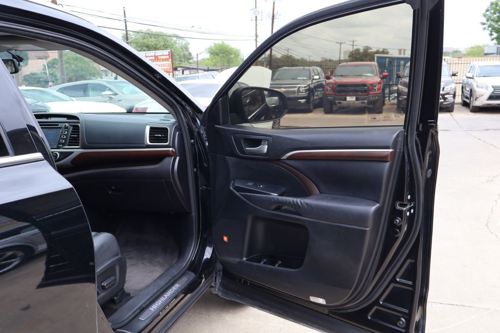 Used Car 2016 Toyota Highlander  Limited Platinum For Sale Under $20,000 In San Antonio, Texas
