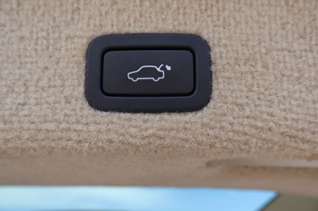 Used Car 2015 Volvo Xc70  T5 Premier For Sale Under $10,000 In San Antonio, Texas