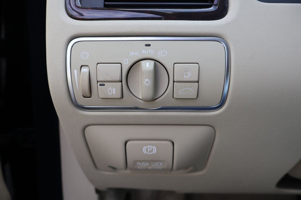 Used Car 2015 Volvo Xc70  T5 Premier For Sale Under $10,000 In San Antonio, Texas