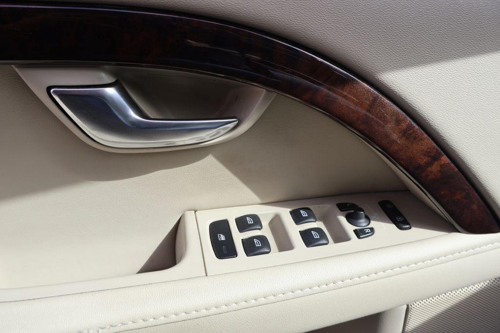 Used Car 2015 Volvo Xc70  T5 Premier For Sale Under $10,000 In San Antonio, Texas