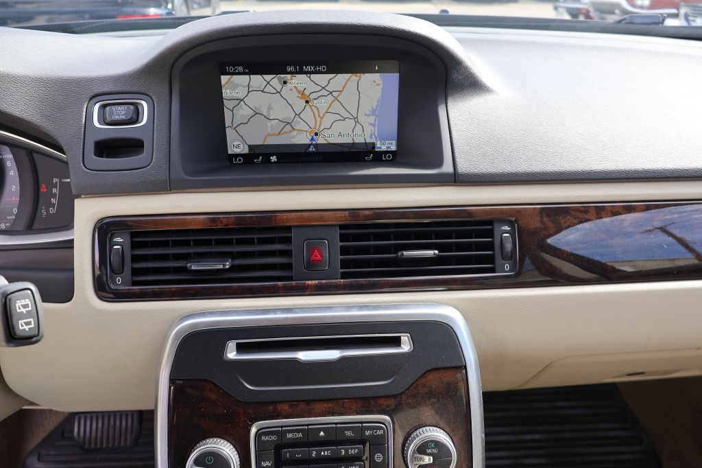 Used Car 2015 Volvo Xc70  T5 Premier For Sale Under $10,000 In San Antonio, Texas