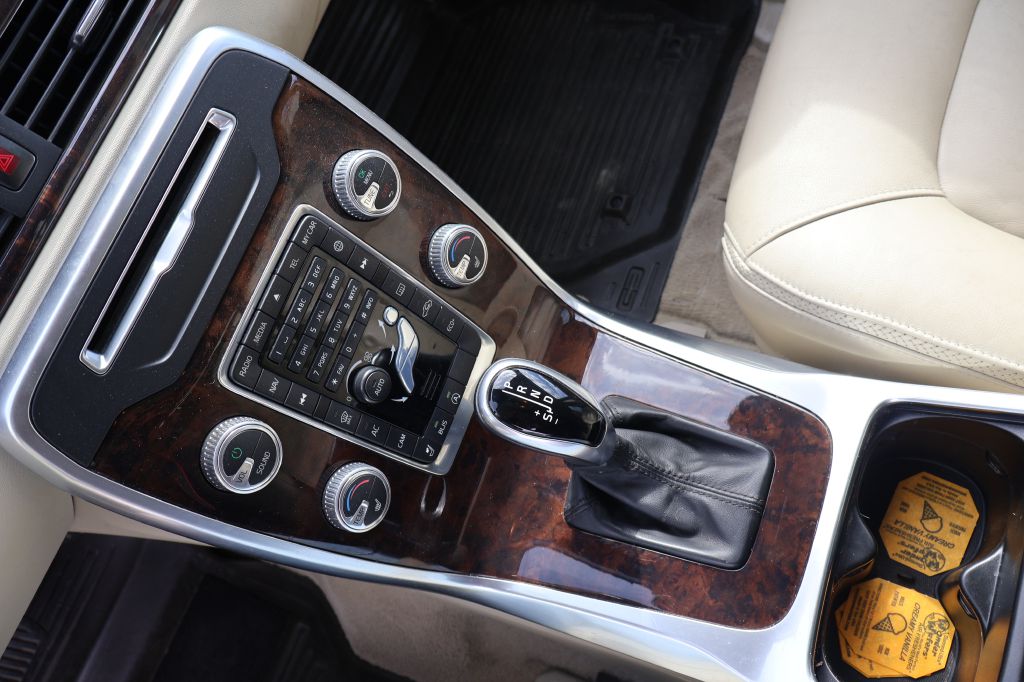 Used Car 2015 Volvo Xc70  T5 Premier For Sale Under $10,000 In San Antonio, Texas