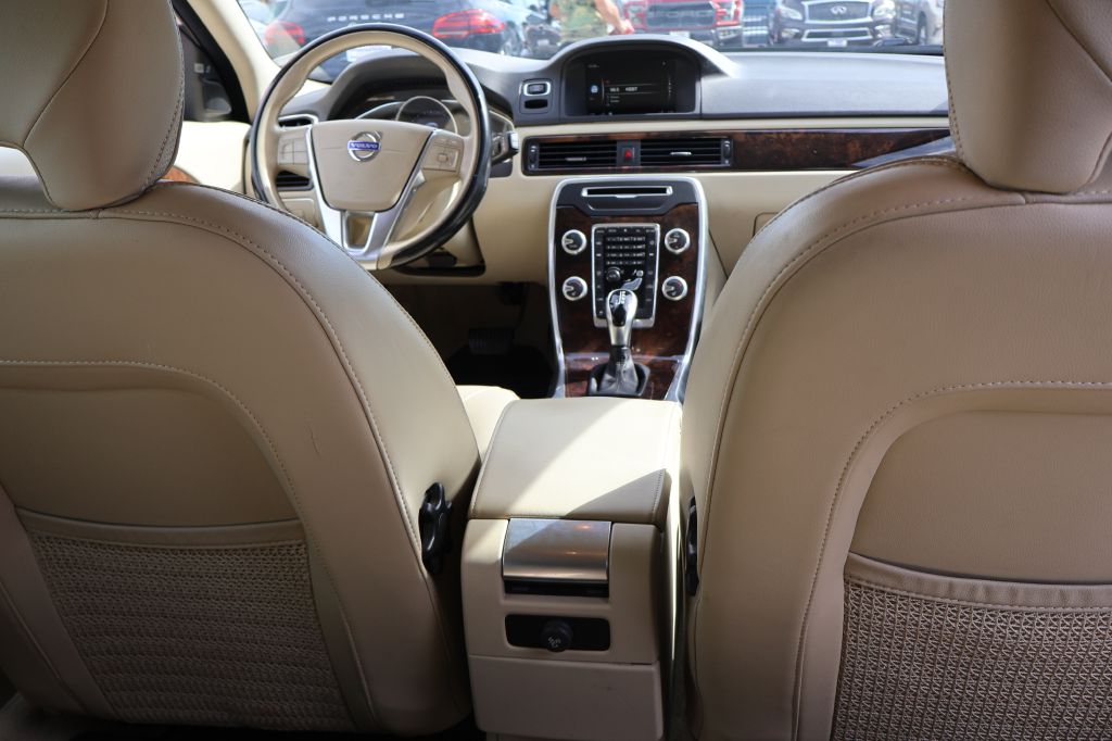 Used Car 2015 Volvo Xc70  T5 Premier For Sale Under $10,000 In San Antonio, Texas