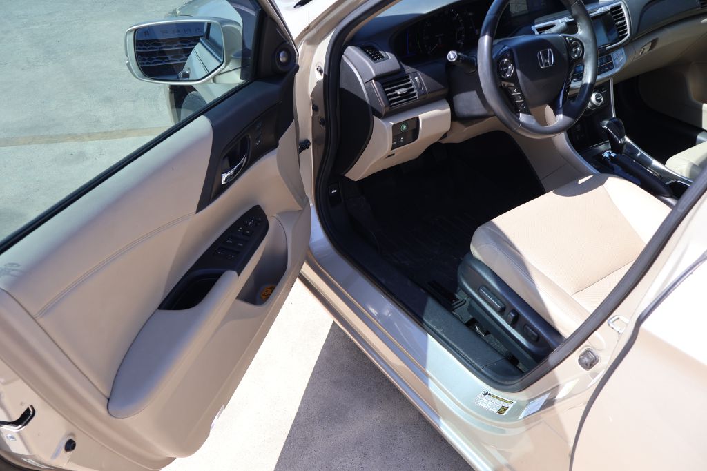 Used Car 2014 Honda Accord  Touring Hybrid For Sale Under $10,000 In San Antonio, Texas