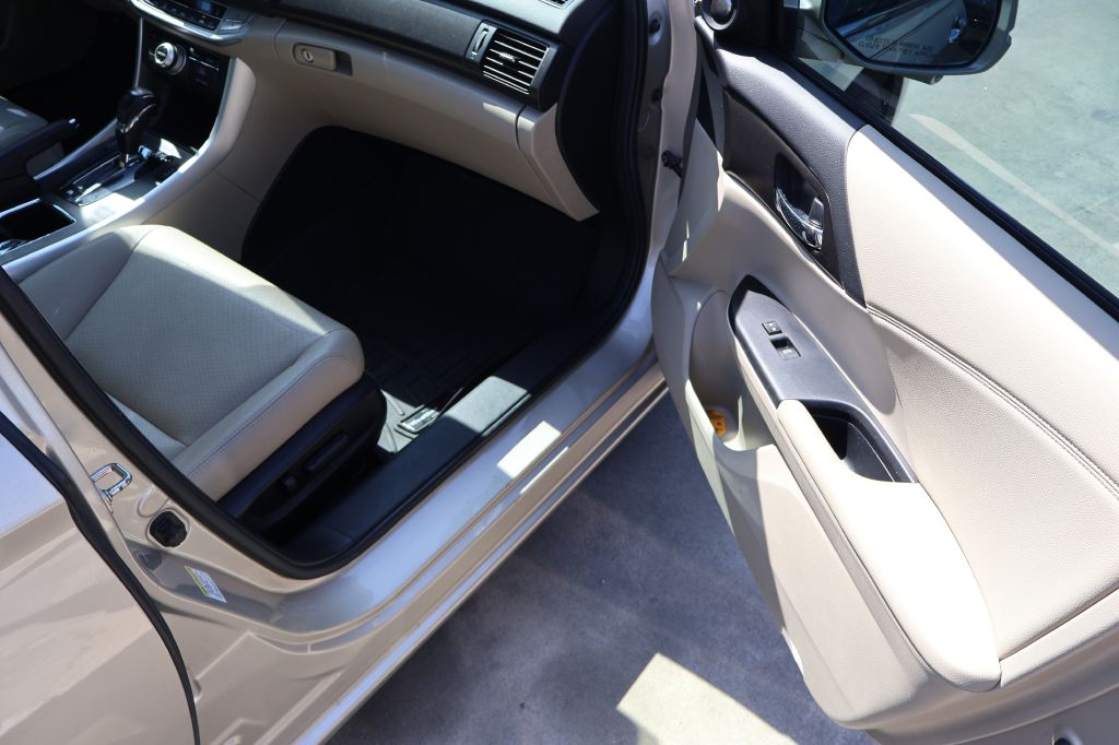 Used Car 2014 Honda Accord  Touring Hybrid For Sale Under $10,000 In San Antonio, Texas