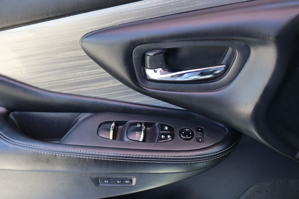 Photo 35 of this NISSAN MURANO
