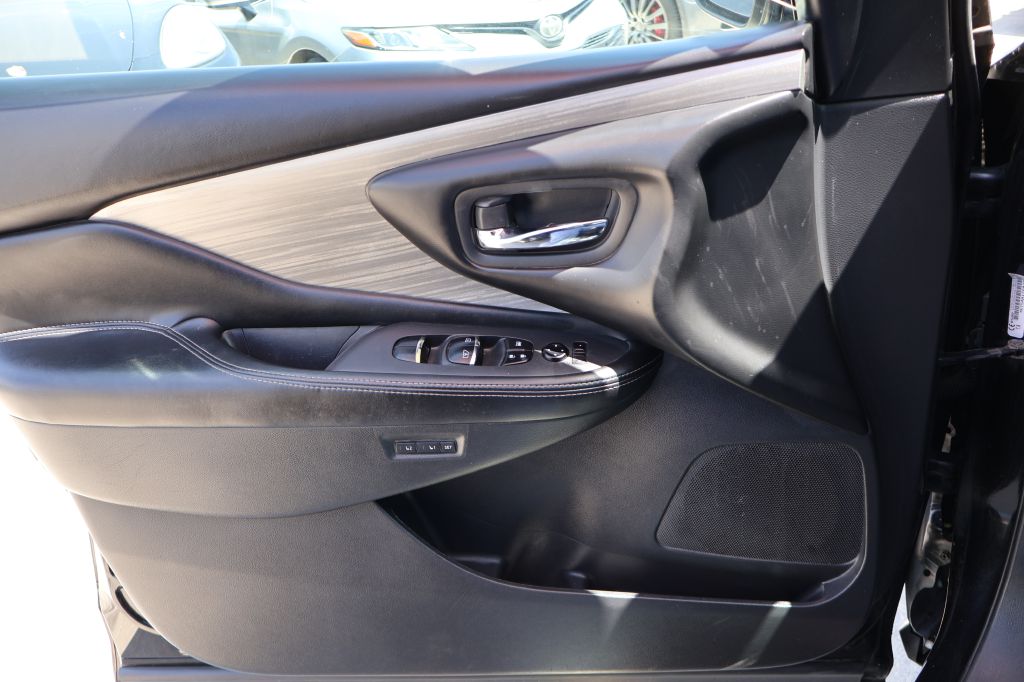 Photo 36 of this NISSAN MURANO