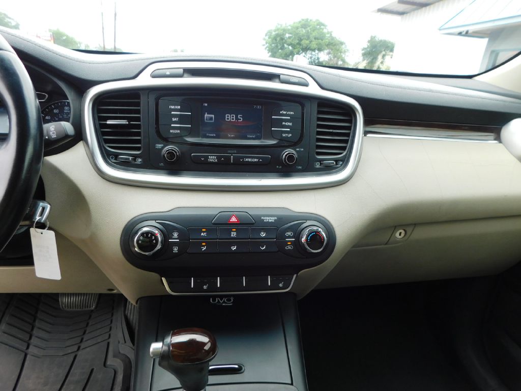 Used Car 2016 Kia Sorento  Lx For Sale Under $10,000 In San Antonio, Texas