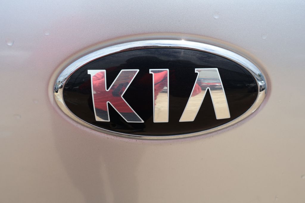 Used Car 2016 Kia Sedona  L For Sale Under $12,000 In San Antonio, Texas