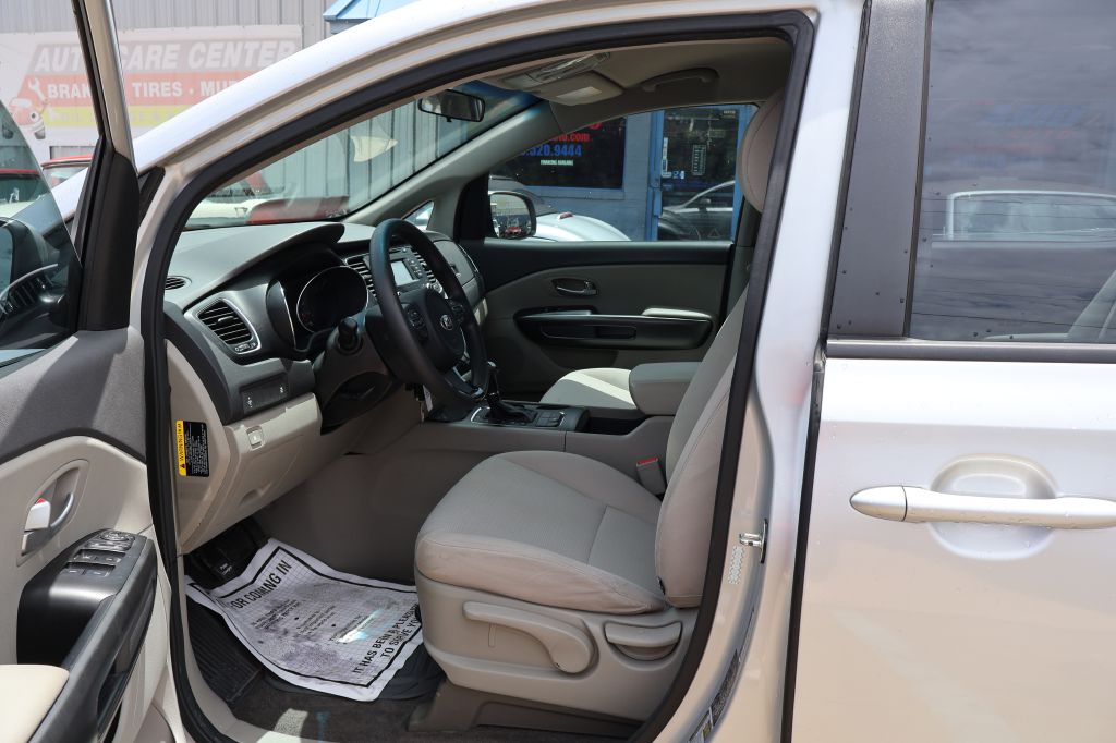 Used Car 2016 Kia Sedona  L For Sale Under $12,000 In San Antonio, Texas