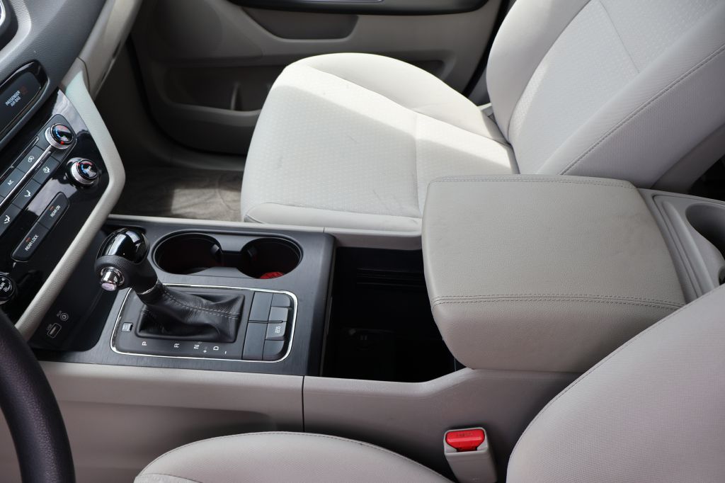Used Car 2016 Kia Sedona  L For Sale Under $12,000 In San Antonio, Texas