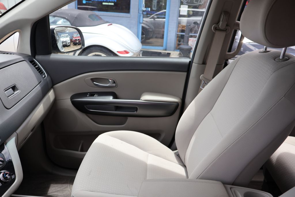 Used Car 2016 Kia Sedona  L For Sale Under $12,000 In San Antonio, Texas
