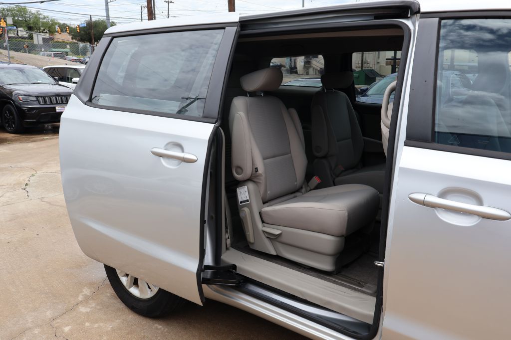 Used Car 2016 Kia Sedona  L For Sale Under $12,000 In San Antonio, Texas