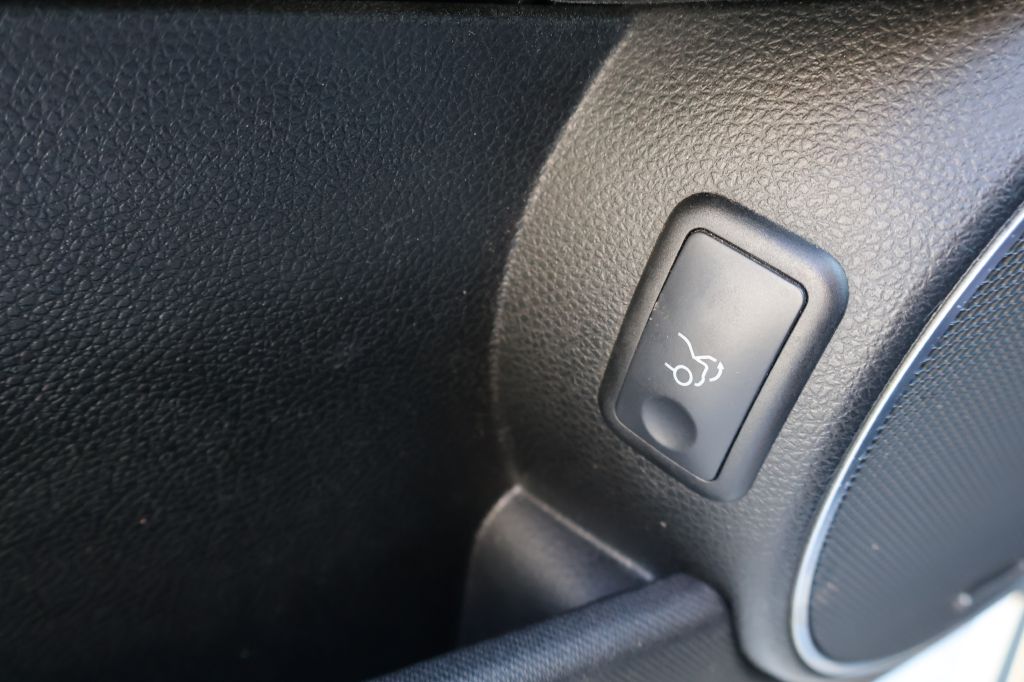 Used Car 2014 Mercedes-benz C-class  C250 For Sale Under $10,000 In San Antonio, Texas