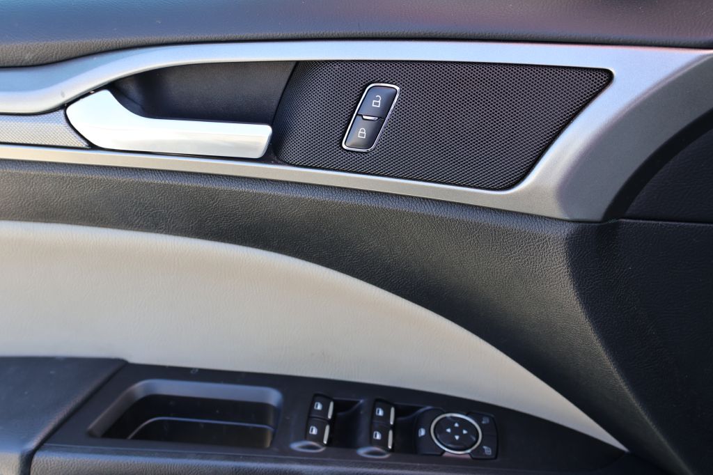 Used Car 2017 Ford Fusion  Se For Sale Under $12,000 In San Antonio, Texas
