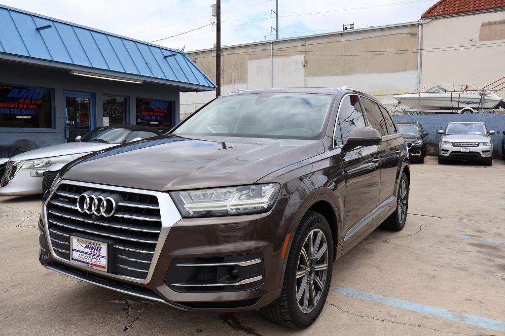 Photo 3 of this AUDI Q7