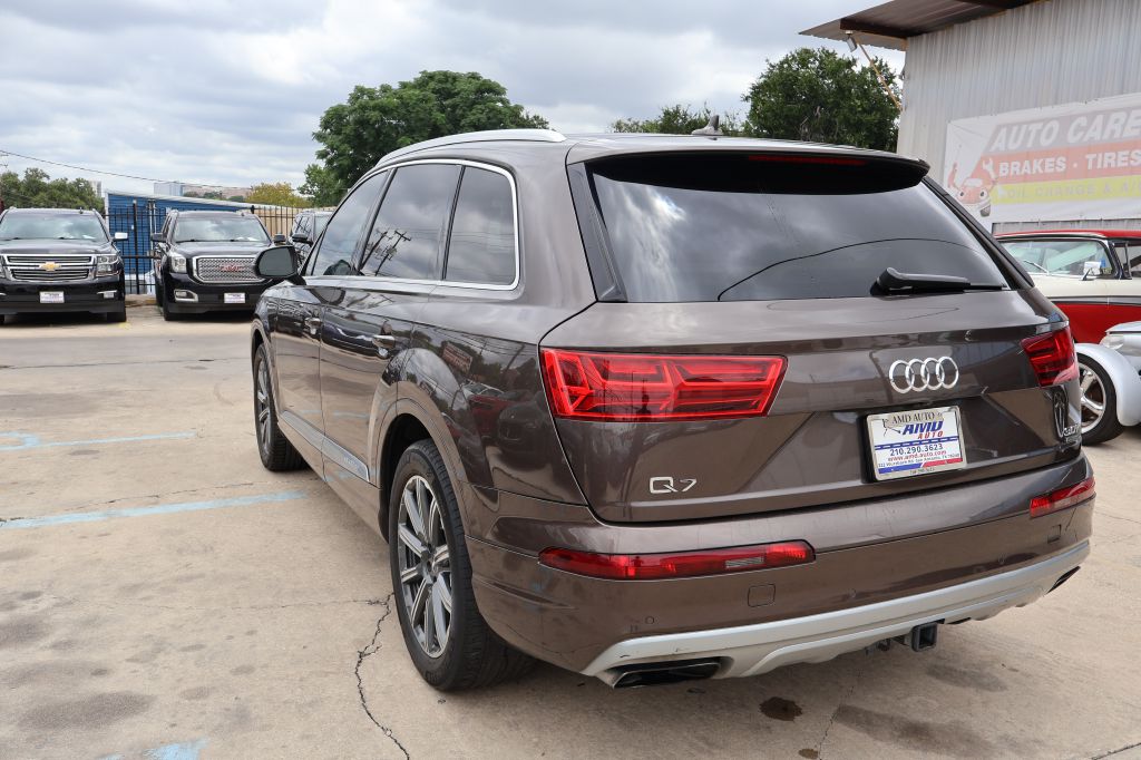 Photo 6 of this AUDI Q7