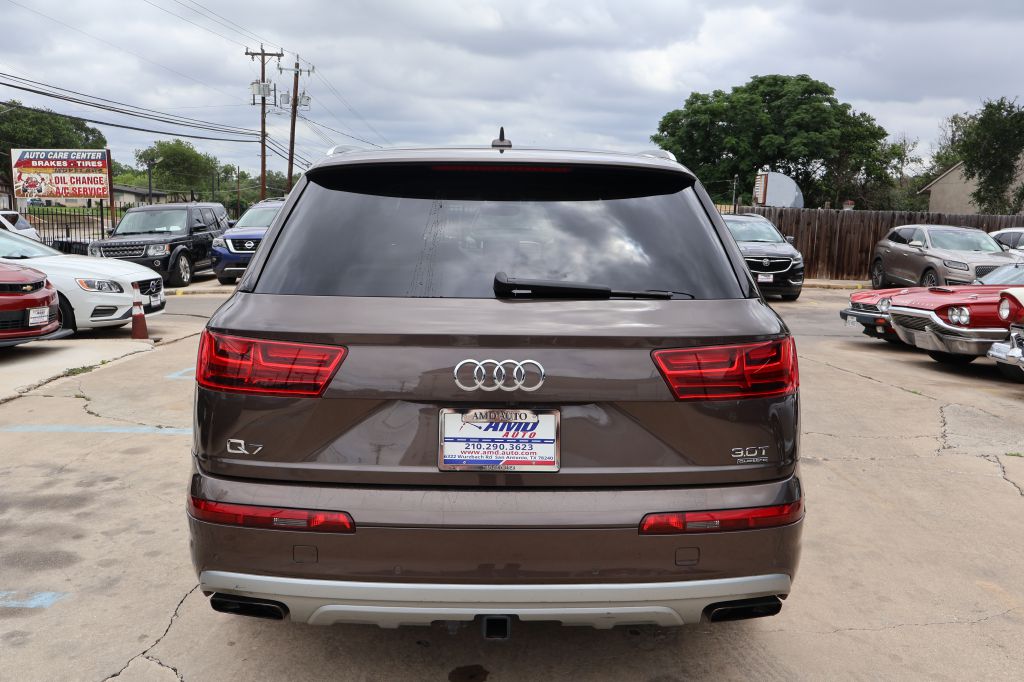 Photo 7 of this AUDI Q7