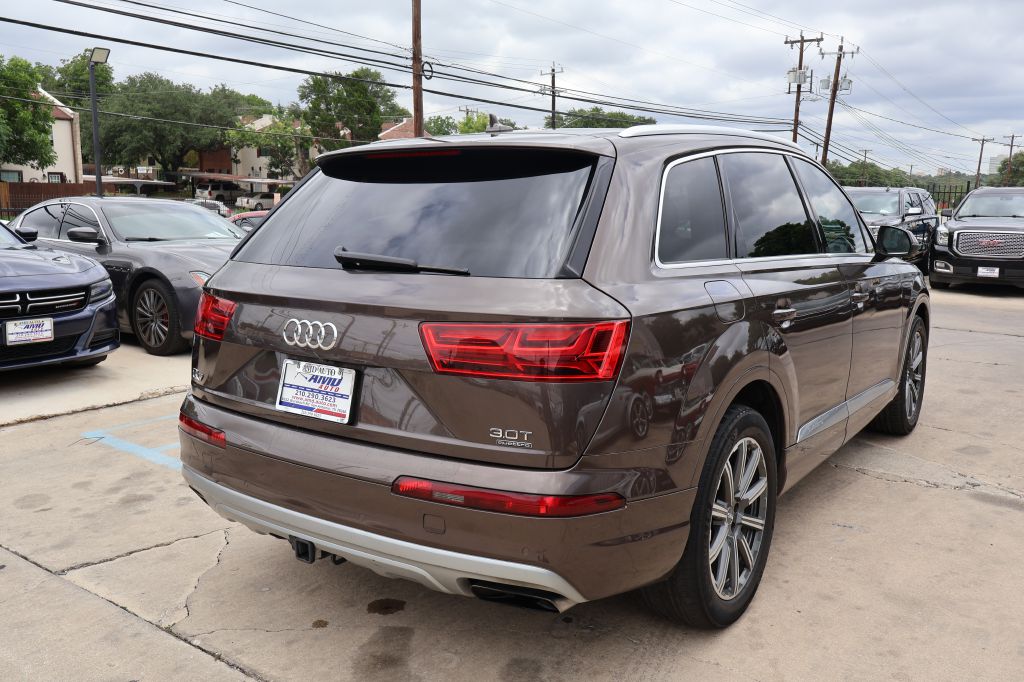 Photo 8 of this AUDI Q7