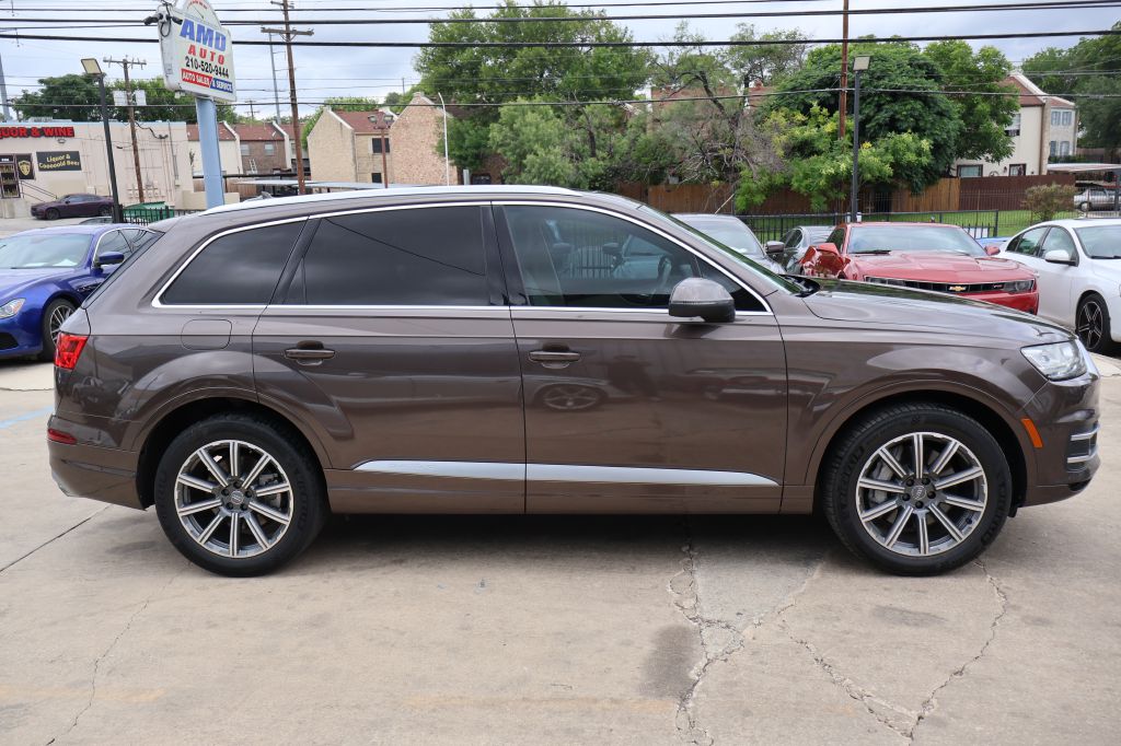 Photo 9 of this AUDI Q7