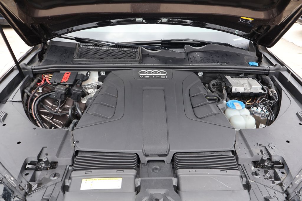 Photo 13 of this AUDI Q7