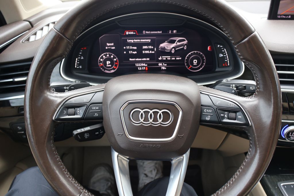 Photo 15 of this AUDI Q7