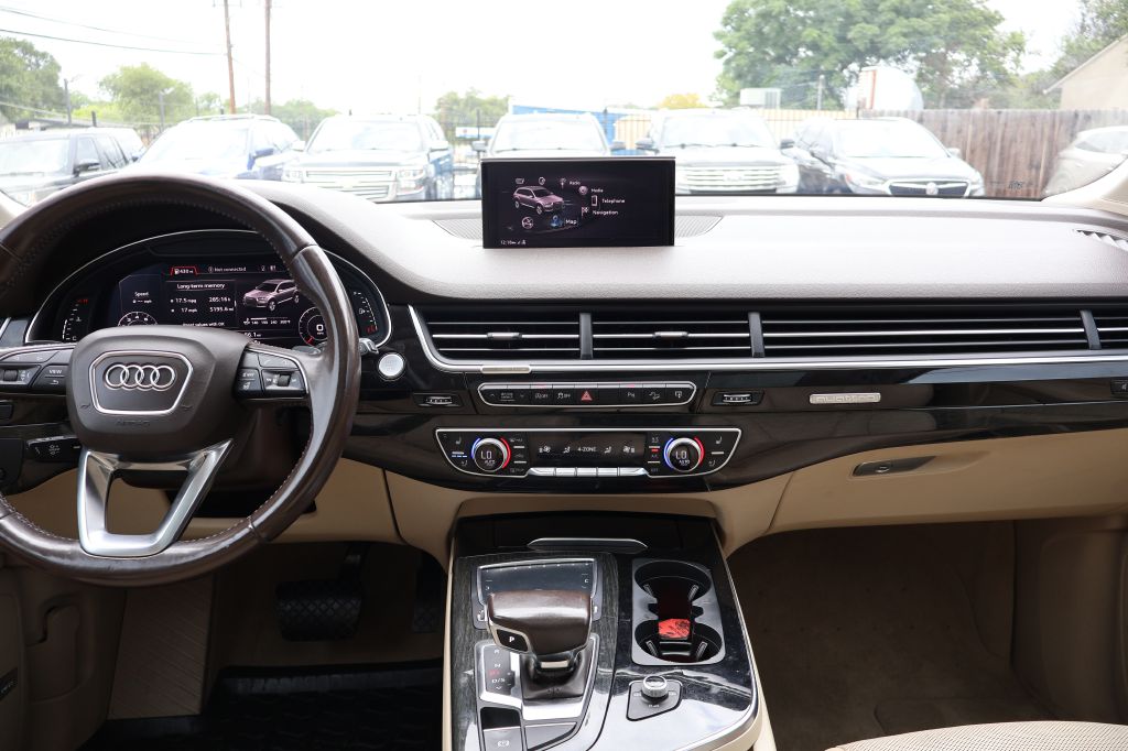 Photo 25 of this AUDI Q7