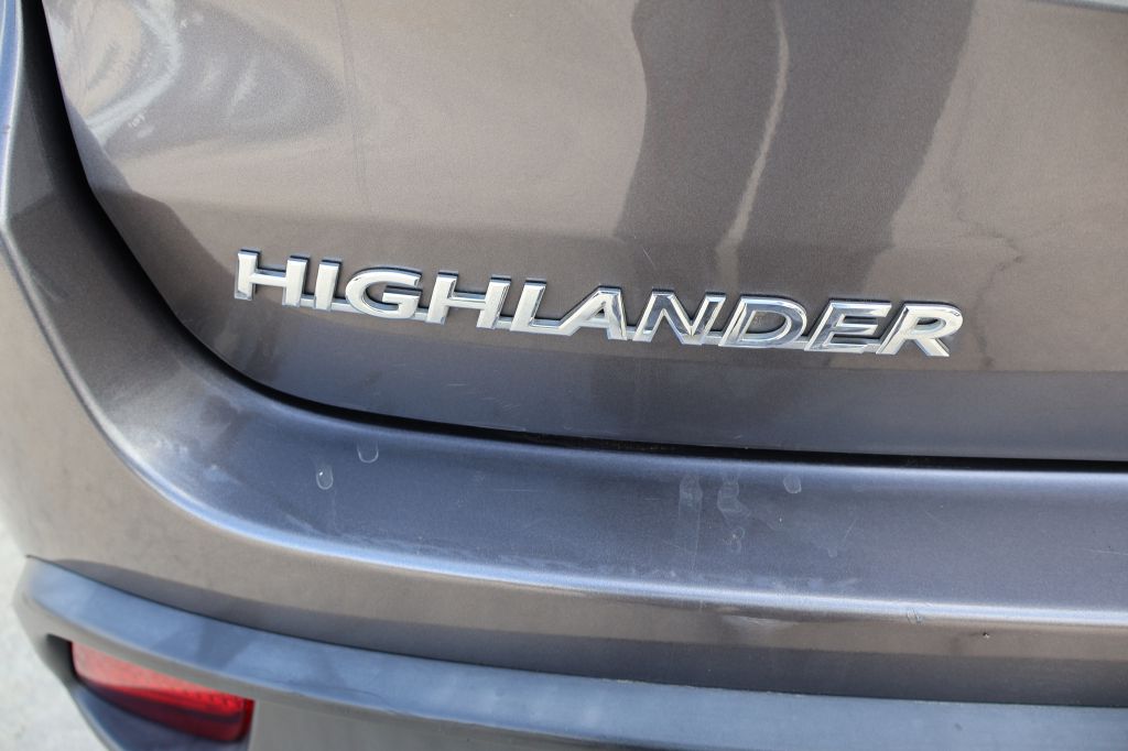 Photo 13 of this TOYOTA HIGHLANDER