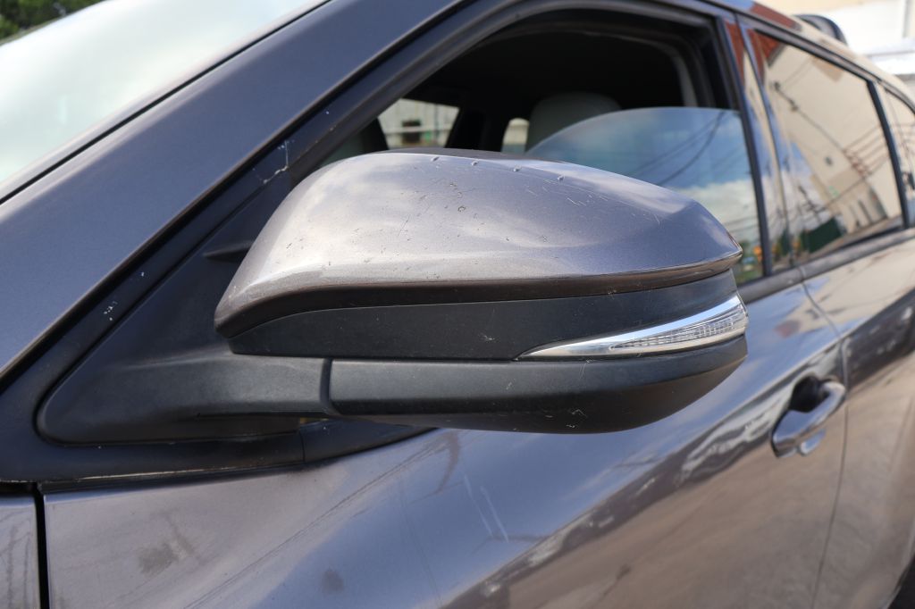 Photo 16 of this TOYOTA HIGHLANDER