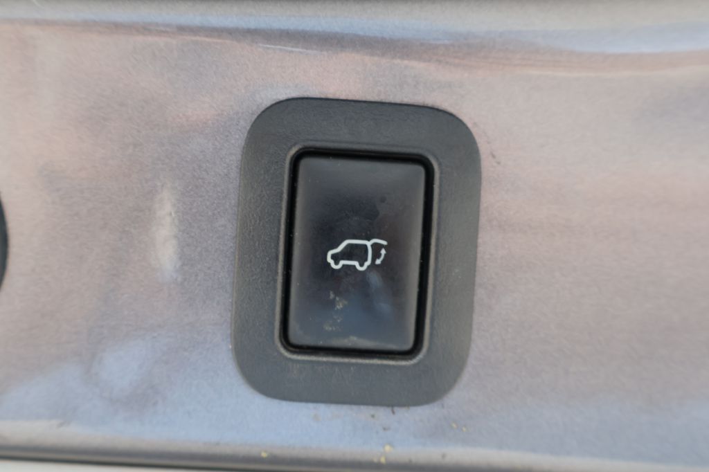 Photo 22 of this TOYOTA HIGHLANDER