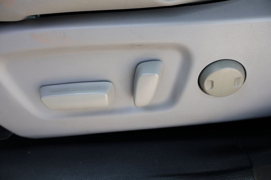 Photo 37 of this TOYOTA HIGHLANDER