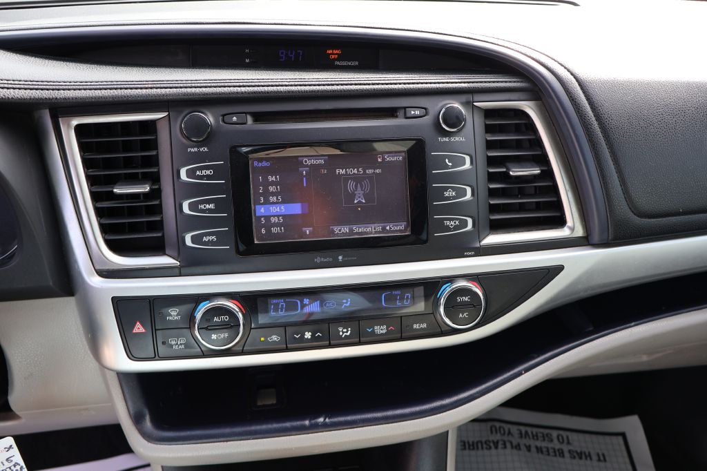 Photo 38 of this TOYOTA HIGHLANDER