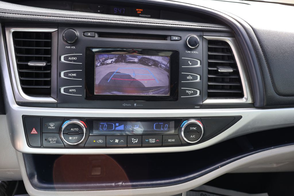 Photo 39 of this TOYOTA HIGHLANDER