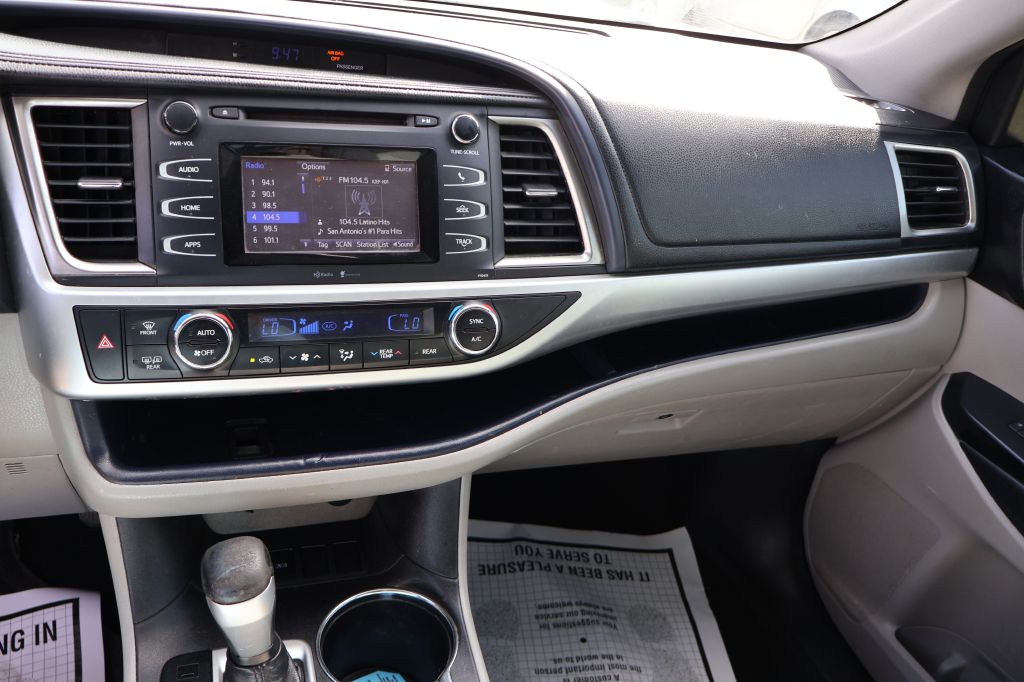 Photo 40 of this TOYOTA HIGHLANDER