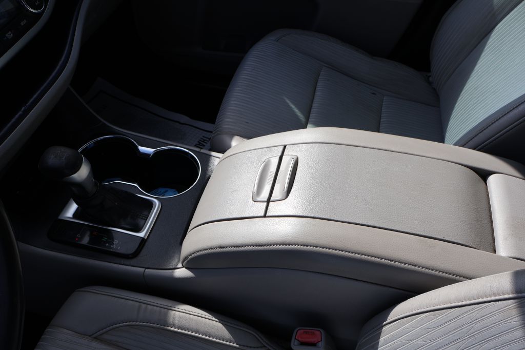 Photo 42 of this TOYOTA HIGHLANDER