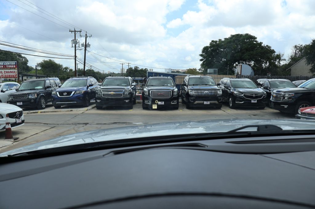 Used Car 2017 Cadillac Escalade  Luxury For Sale Under $20,000 In San Antonio, Texas