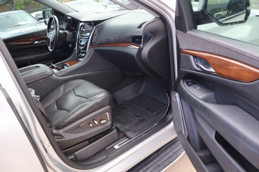 Used Car 2017 Cadillac Escalade  Luxury For Sale Under $20,000 In San Antonio, Texas