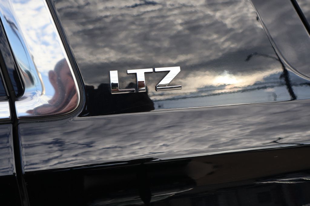 Photo 12 of this CHEVROLET TAHOE